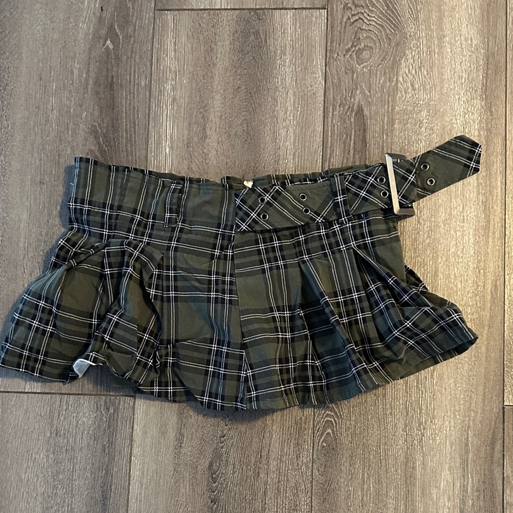 Juniors' madden girl Pleated Plaid Skort.